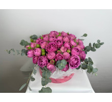 Мисти Баблс — коробка с розами и эвкалиптом